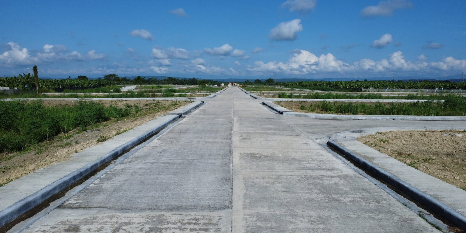 lançamento de loteamento imobiliário sendo realizado